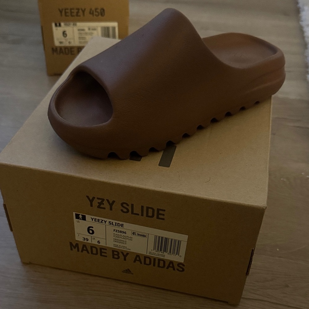 Yeezy Brown Slide